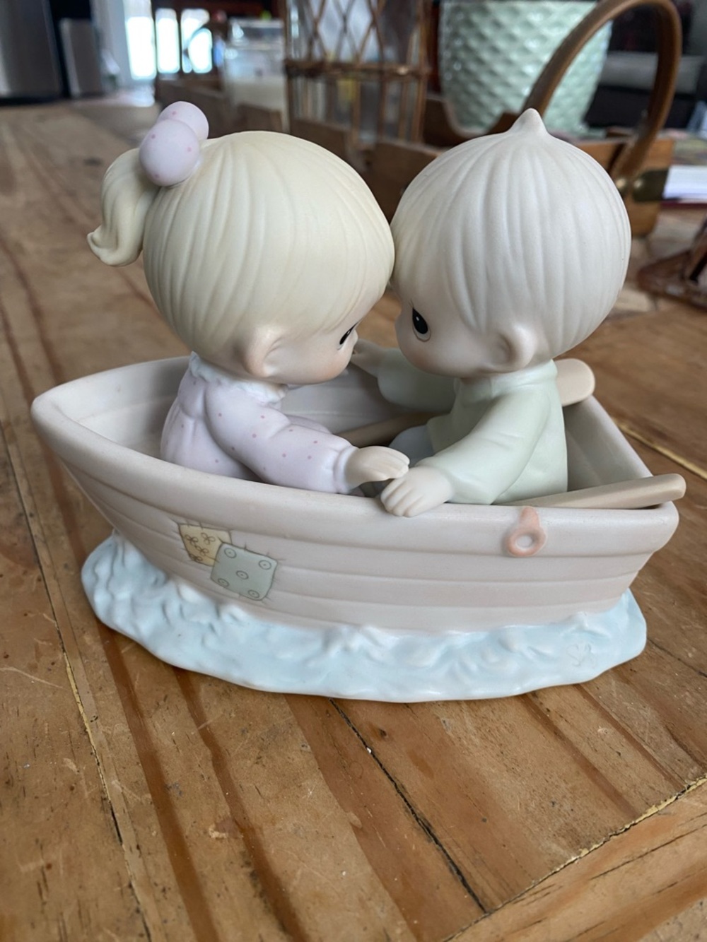 Precious Moments - Friends Never Drift Apart Figurine